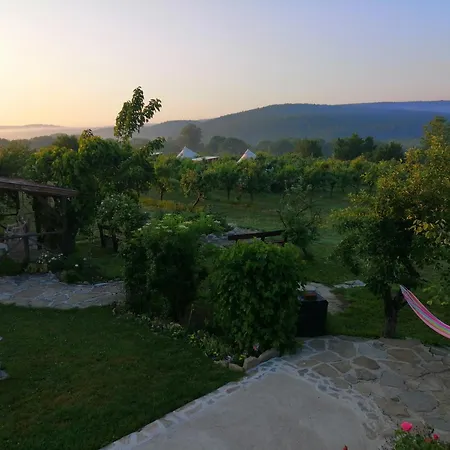 Хижа Calla Retreat *