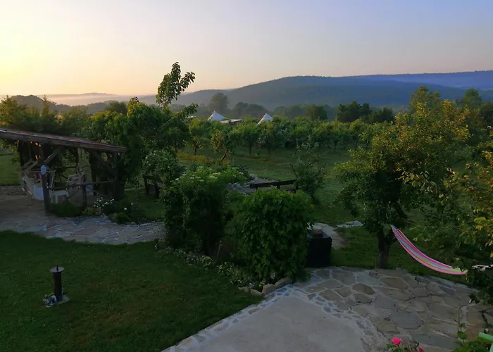 Хижа Calla Retreat *