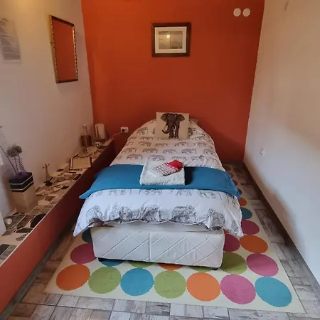 Calla Retreat Lodge *