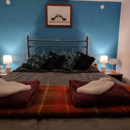 Calla Retreat Lodge *