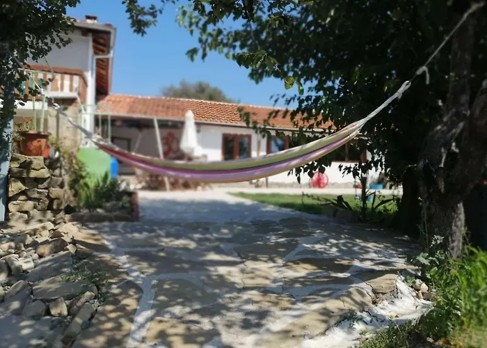 Calla Retreat Хижа *